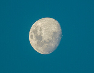 Luna en el cielo (moon in the sky)