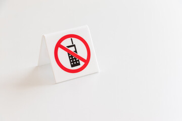 携帯電話使用禁止の札