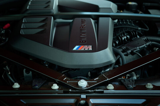 Engine BMW M2 Coupe. Open bonet. Engine R6, 3.0L, 460 HP, 550 Nm Katowice, Poland, 10.06.2023
