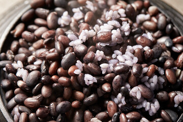 	
Black bean rice in a cauldron	
