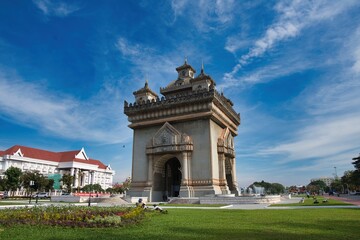 Obraz premium Patuxai a memorial monument in Vientiane Laos. Patuxai Gate in the Thannon Lanxing area Victory Gate Monument Laos Flag