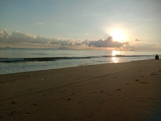 sunrise image at the beach