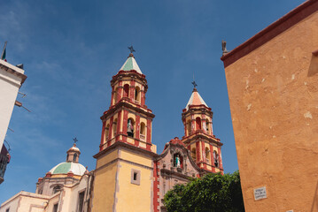 Fototapeta na wymiar Located in the Central region of Mexico, the colorful city of Queretaro offers notable examples of colonial architecture all around its downtown.