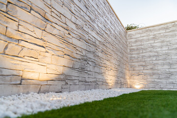 revestimiento decorativo pared patio casa