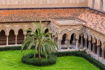 Particolare del Chiostro del monastero di Monreale