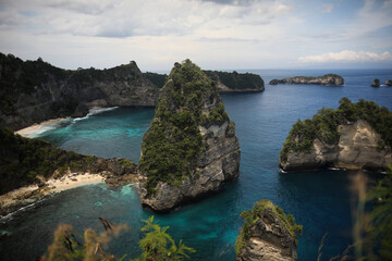 Fototapeta na wymiar Diamond Beach in Nusa Penida view from other side