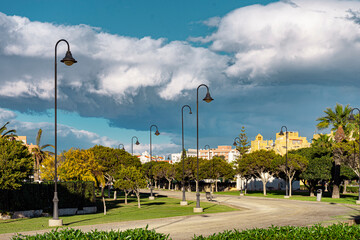 Paseo en una ciudad de vacaciones