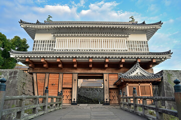 Obraz premium 復元された鹿児島城御楼門と石橋 鹿児島県鹿児島市