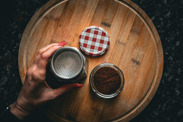 Moka kettle for preparing coffee