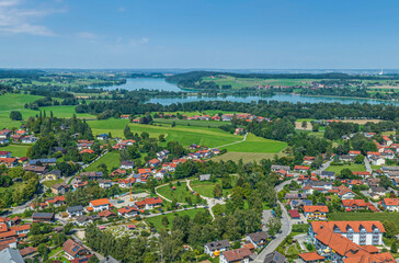 Blick auf Waging am See im südöstlichen Oberbayern