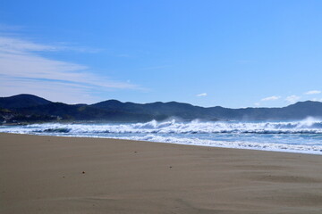サーファーのいない入野海岸　冬　（高知県　黒潮町）