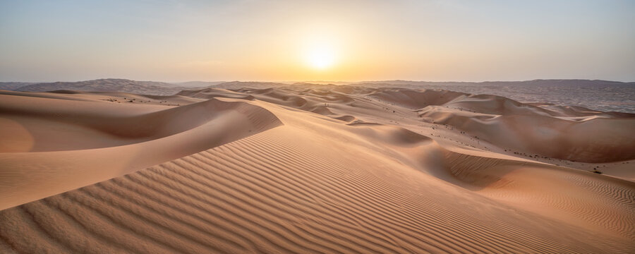 Rub' al Khali desert at sunset, Empty Quarter, Abu Dhabi, United Arab Emirates