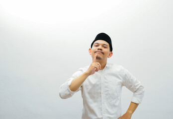 Fototapeta premium asian muslim man showing confused expression