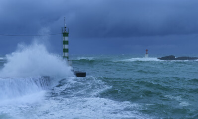 Swell. Waves and bad weather at the mouth of Pasaia, Euskadi.