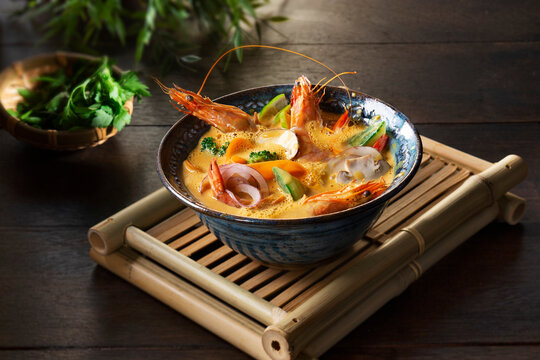 Tom Yum Gung (Prawn soup, Thailand)