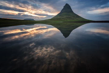 Papier Peint photo Kirkjufell Beautiful Landscapes and Seascapes of Iceland