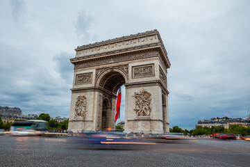 Fototapeta na wymiar Arc de Triomphe in Paris in the evening