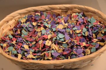 cesta de confettis 