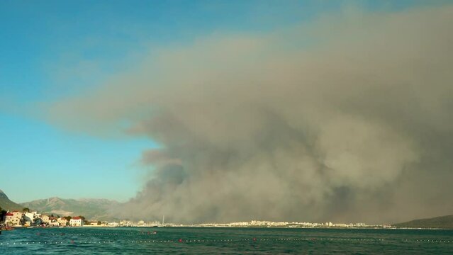 fire threatens to destroy outskirts of Croatian Split