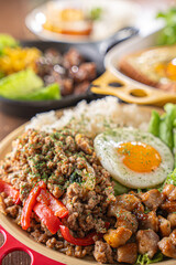 美味しそうな食事