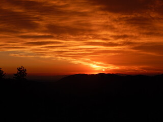 Obraz premium sunset over the mountains