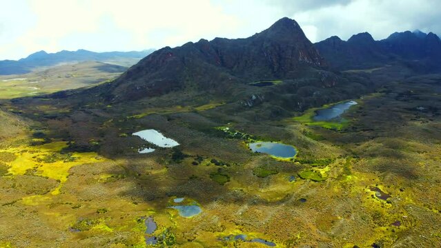 wonders of the Sumapaz p&aacute;ramo extend far beyond its stunning landscapes.
Static and Yaw Right