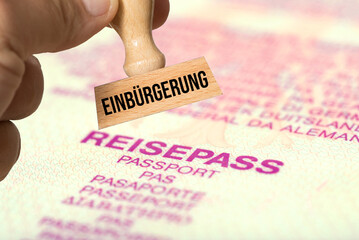 Deutscher Reisepass und Stempel Einbürgerung