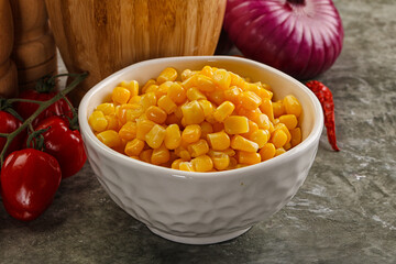 Sweet canned ripe corn grain