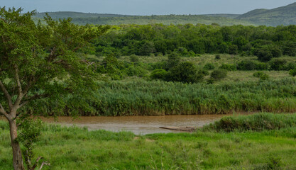 Hluhluwe iMfolozi Fluss im Naturreservat Hluhluwe Nationalpark Südafrika