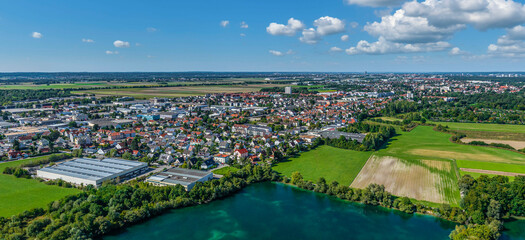 Panoramablick über den Lautersee auf den Augsburger Stadtteil Haunstetten 