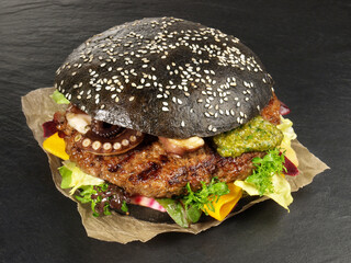 Pulpo Burger - Black Hamburger Bun with Octopus - 748543030