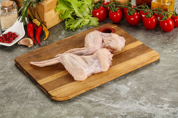 Raw chicken wings foe cooking