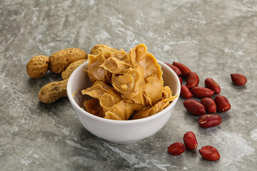 Peanut paste in the bowl
