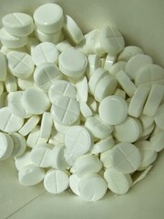 pills on green background