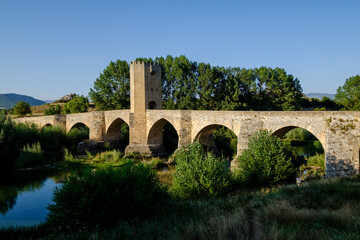 Frías medieval bridge, Romanesque origin, over the Ebro river,, Autonomous Community of Castilla y León, Spain - obrazy, fototapety, plakaty