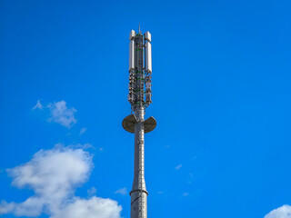 Torre de comunicação para integração de dispositivos móveis e aprimoramento da conectividade