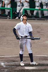 三振に倒れて天を仰ぐ高校球児