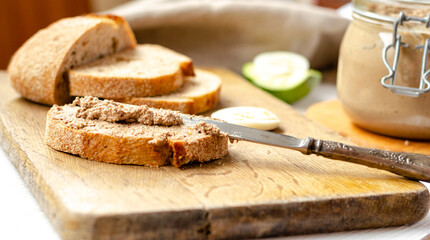Sandwich with chicken (duck) biscuits for a delicious breakfast.