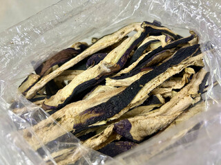 Dried eggplant. In the old days, seasonal vegetables were dried well in the sun, so you could eat vegetables even in winter. It is a wise way to store vegetables by ancestors.