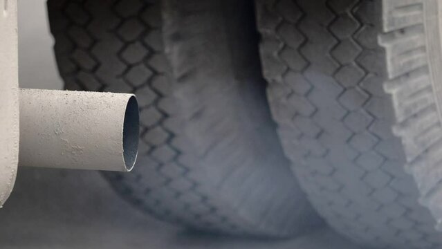 environment, pollution - large vehicle discharges combustion products 