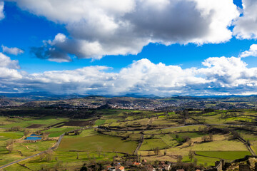 Vue en direction du Puy-en-Velay depuis les remparts de la Forteresse de Polignac