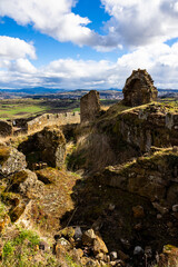 Vue en direction du Puy-en-Velay depuis les remparts de la Forteresse de Polignac