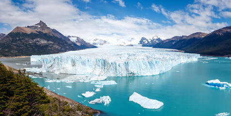 Glacier Perito Moreno panoramic view of ice and mountains in argentina. Los Glaciares National Park