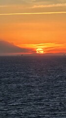 Fototapeta premium Beautiful sunset from the side of the cruise liner