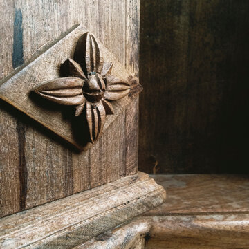 the antique carving wood pattern