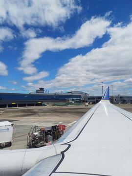 TOCUMEN, PANAMA - 23 DE FEBRERO, 2024: Avi&oacute;n de la Aerol&iacute;nea Copa Airlines en el aeropuerto internacional de Panam&aacute;.
