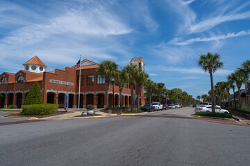 Fototapeta na wymiar Town of Tavares Florida with city hall