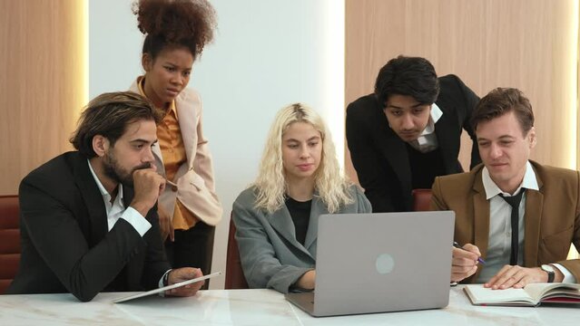 Worried Employee Images – Browse 144,408 Stock Photos, Vectors, and ...