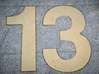 Número en el paseo 13