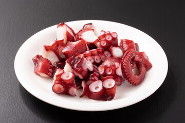 ［北海道産］北海たこのぶつ切り（水だこ） © UMI